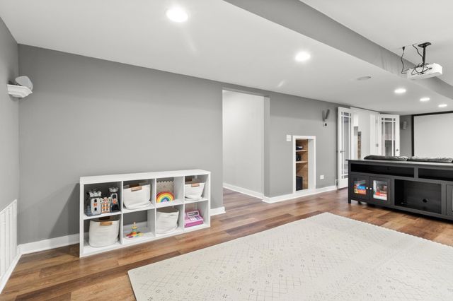 8048 Marsh Creek Alcove, Woodbury, MN 55125