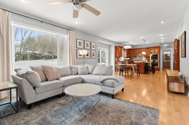 8048 Marsh Creek Alcove, Woodbury, MN 55125