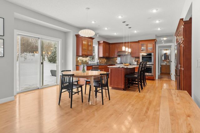 8048 Marsh Creek Alcove, Woodbury, MN 55125