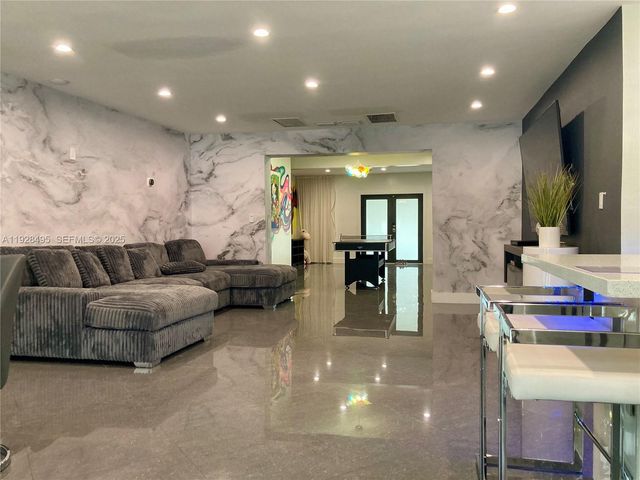 7524 Mutiny Ave, North Bay Village, FL 33141