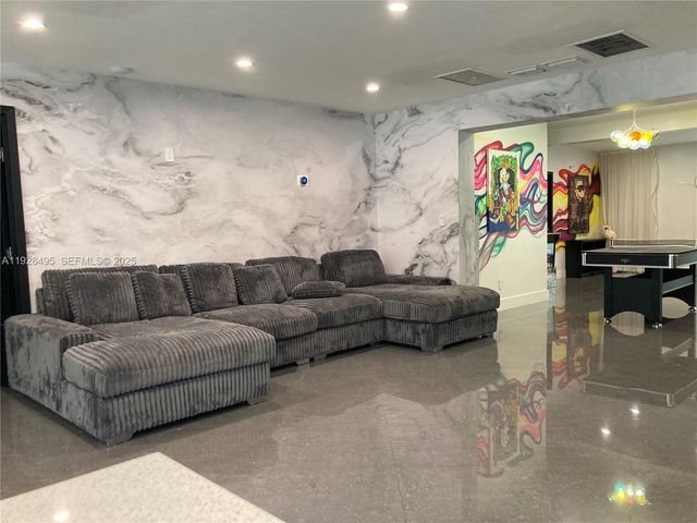 7524 Mutiny Ave, North Bay Village, FL 33141