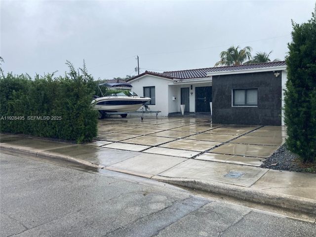 7524 Mutiny Ave, North Bay Village, FL 33141