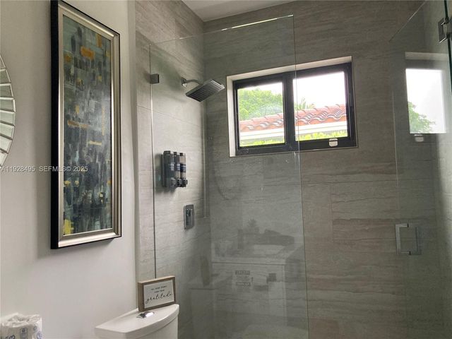 7524 Mutiny Ave, North Bay Village, FL 33141