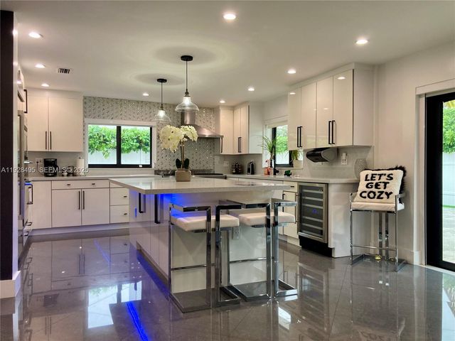 7524 Mutiny Ave, North Bay Village, FL 33141