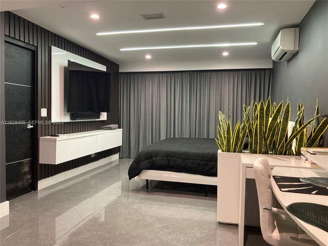 7524 Mutiny Ave, North Bay Village, FL 33141