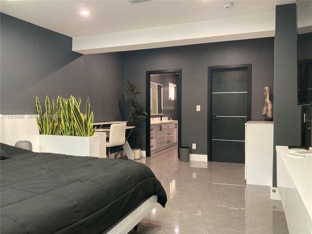 7524 Mutiny Ave, North Bay Village, FL 33141