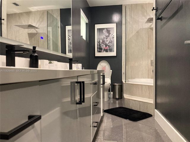 7524 Mutiny Ave, North Bay Village, FL 33141