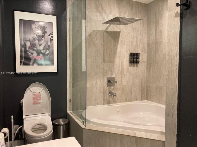 7524 Mutiny Ave, North Bay Village, FL 33141