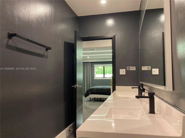 7524 Mutiny Ave, North Bay Village, FL 33141