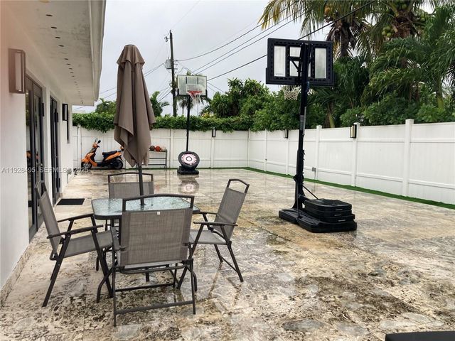 7524 Mutiny Ave, North Bay Village, FL 33141