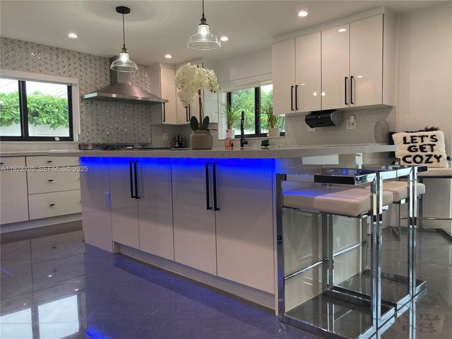 7524 Mutiny Ave, North Bay Village, FL 33141