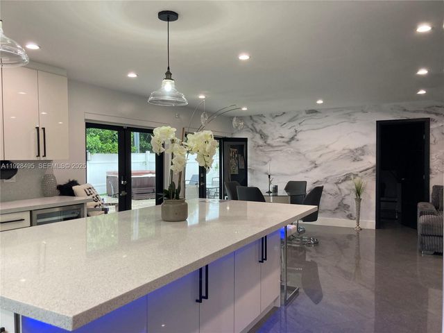 7524 Mutiny Ave, North Bay Village, FL 33141