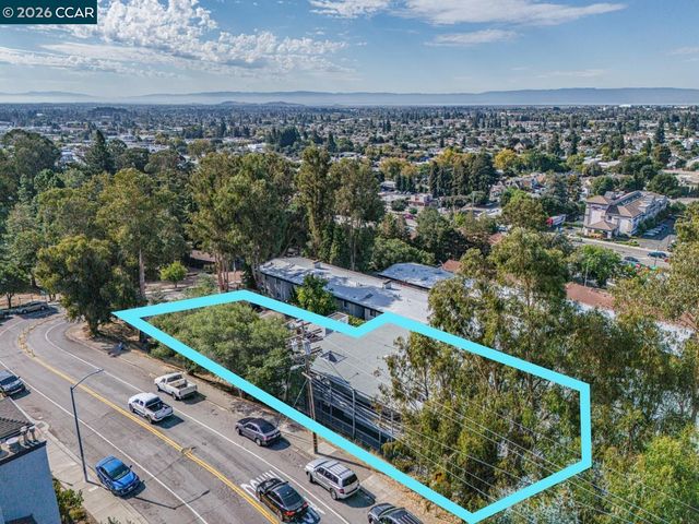 944 Walpert St, Hayward, CA 94541