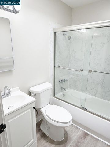 944 Walpert St, Hayward, CA 94541