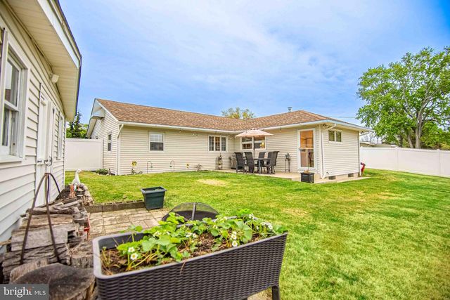 274 WYANDOTTE RD, Fairless Hills, PA 19030