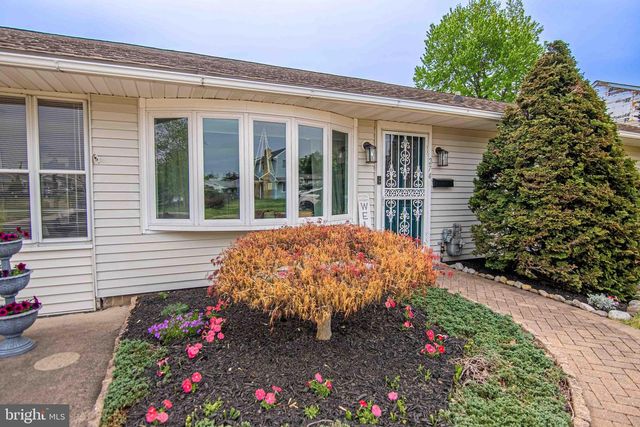 274 WYANDOTTE RD, Fairless Hills, PA 19030