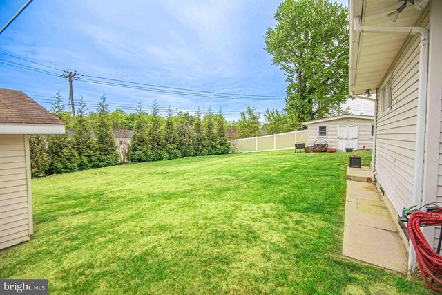 274 WYANDOTTE RD, Fairless Hills, PA 19030