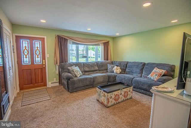 274 WYANDOTTE RD, Fairless Hills, PA 19030