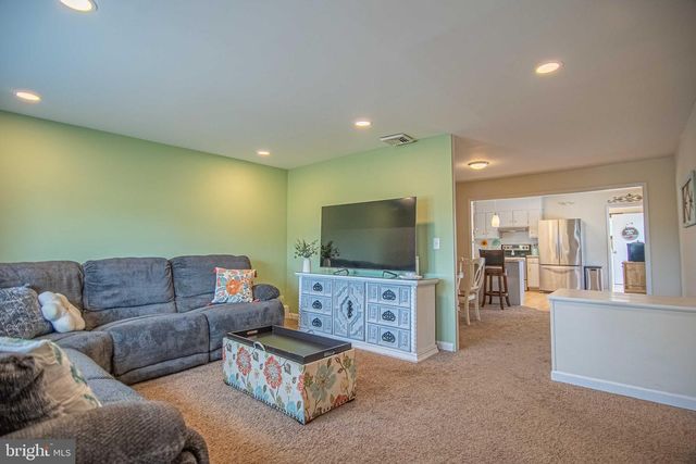 274 WYANDOTTE RD, Fairless Hills, PA 19030