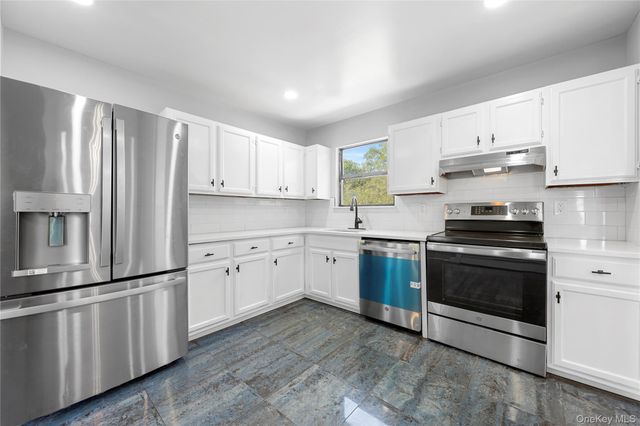 25 Marshall Street, Patchogue, NY 11772
