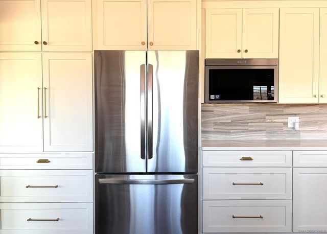 672 CHATEAU PLACE, Escondido, CA 92029