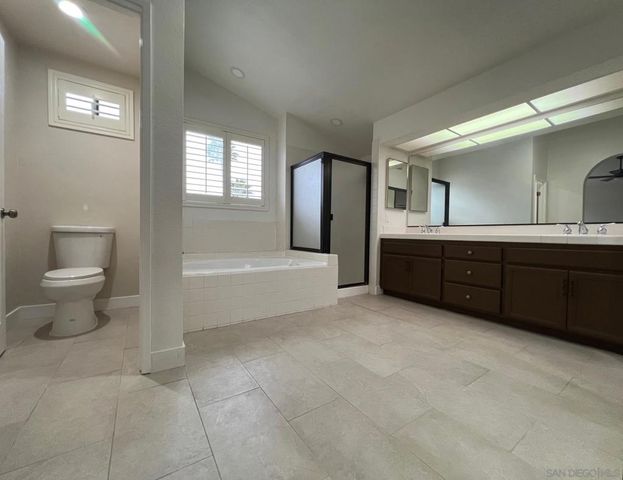 672 CHATEAU PLACE, Escondido, CA 92029