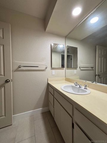 672 CHATEAU PLACE, Escondido, CA 92029