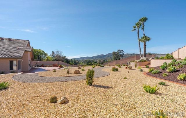 672 CHATEAU PLACE, Escondido, CA 92029