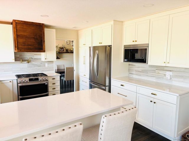 672 CHATEAU PLACE, Escondido, CA 92029