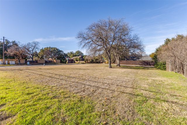 6302 Clubhouse Circle, Dallas, TX 75240