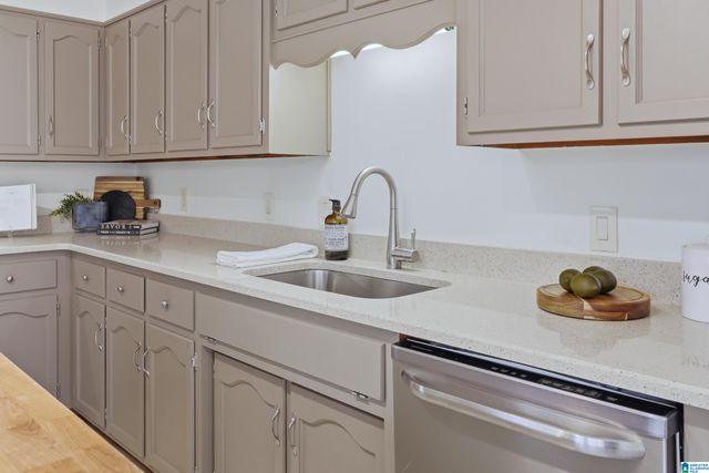 814 WILLOW OAK DRIVE, Hoover, AL 35244