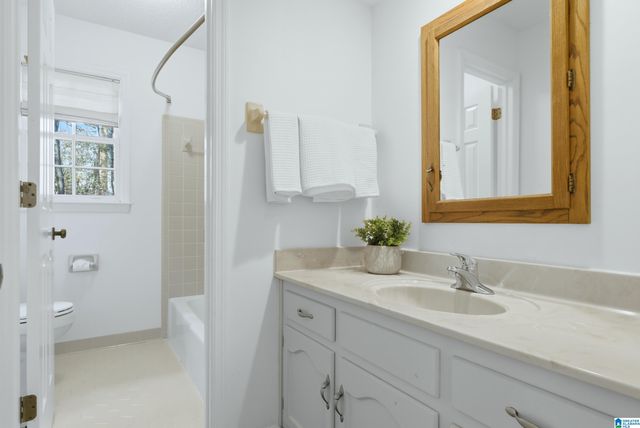 814 WILLOW OAK DRIVE, Hoover, AL 35244