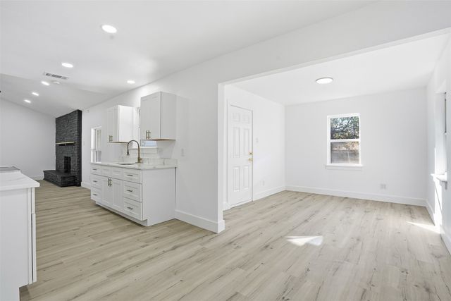 3848 Oak Haven Drive, Forest Hill, TX 76119