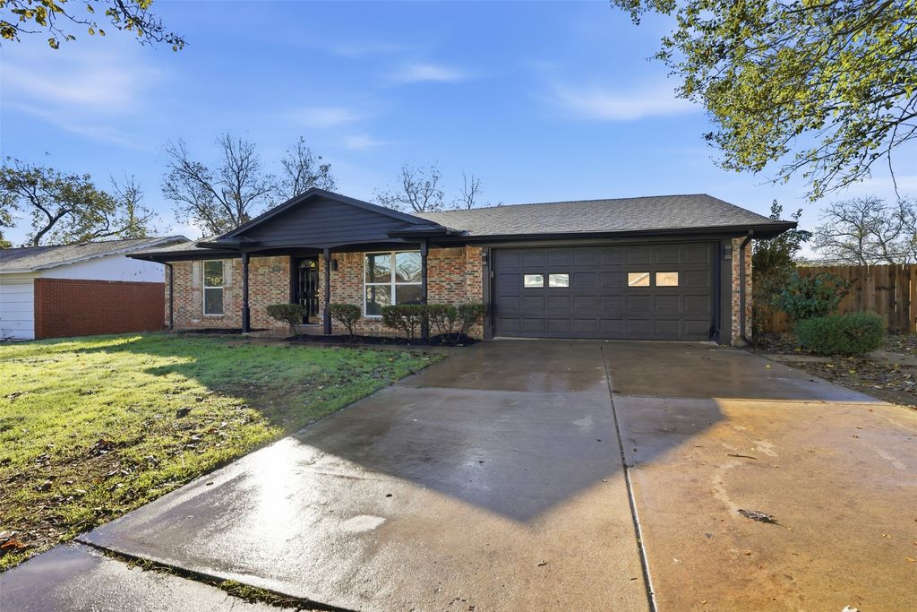 3848 Oak Haven Drive, Forest Hill, TX 76119
