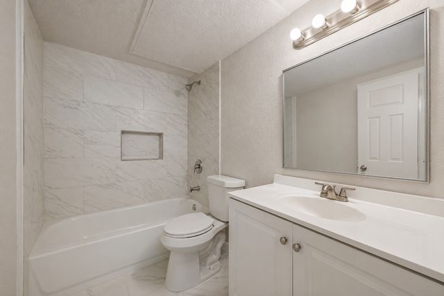 1025 Kingston Drive, Lewisville, TX 75067