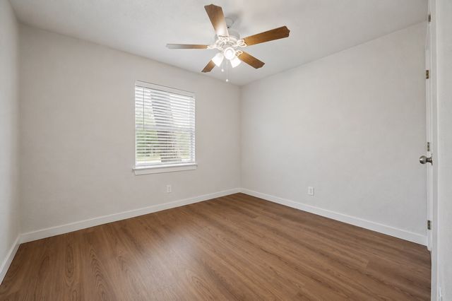 1025 Kingston Drive, Lewisville, TX 75067
