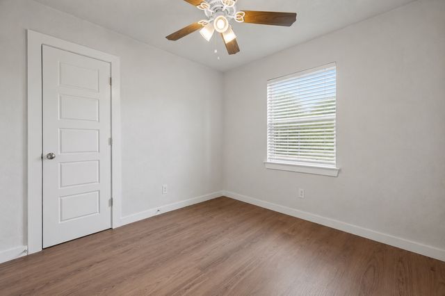 1025 Kingston Drive, Lewisville, TX 75067