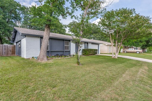 1025 Kingston Drive, Lewisville, TX 75067