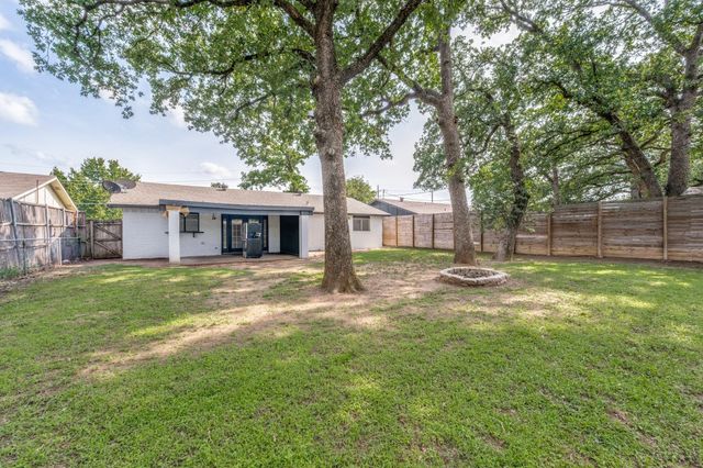 1025 Kingston Drive, Lewisville, TX 75067