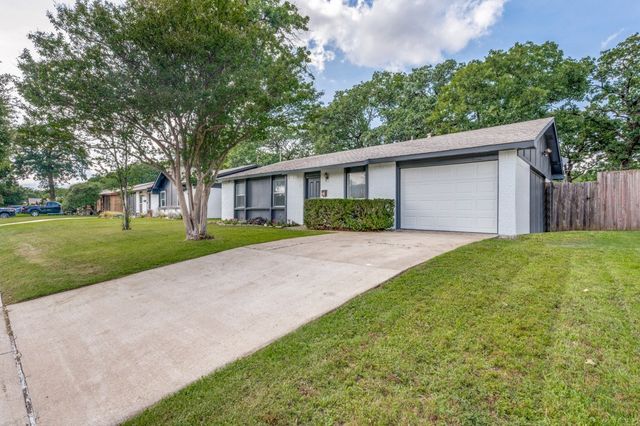1025 Kingston Drive, Lewisville, TX 75067
