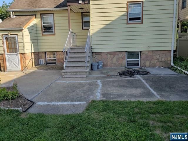 85 Linden Avenue, Elmwood Park, NJ 07407