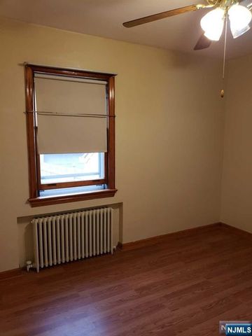85 Linden Avenue, Elmwood Park, NJ 07407