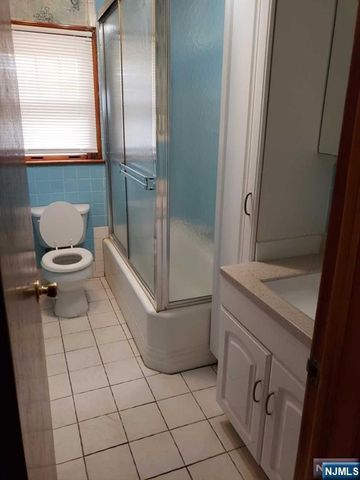 85 Linden Avenue, Elmwood Park, NJ 07407