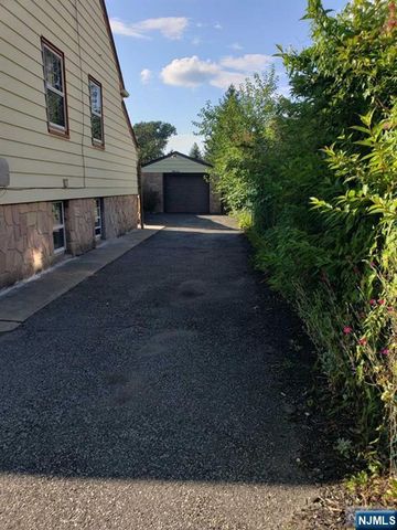 85 Linden Avenue, Elmwood Park, NJ 07407