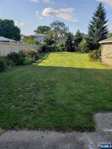 85 Linden Avenue, Elmwood Park, NJ 07407
