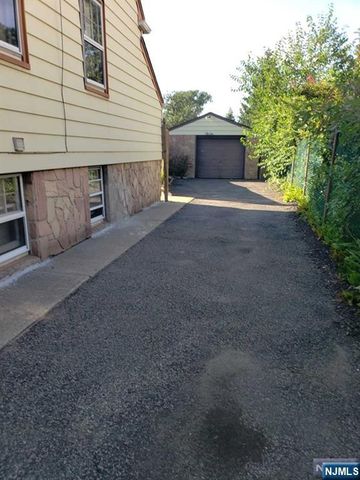 85 Linden Avenue, Elmwood Park, NJ 07407