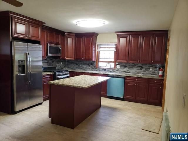 85 Linden Avenue, Elmwood Park, NJ 07407
