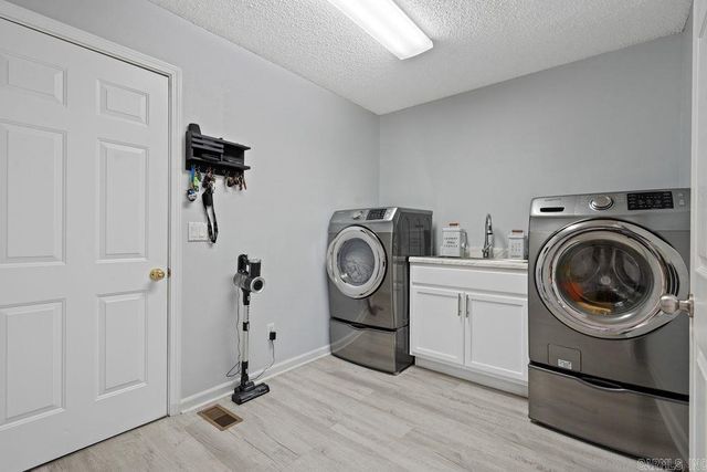 4 Narcisco Cir, Hot Springs Village, AR 71909