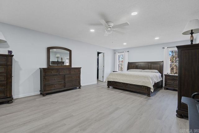 4 Narcisco Cir, Hot Springs Village, AR 71909