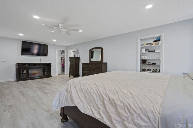 4 Narcisco Cir, Hot Springs Village, AR 71909